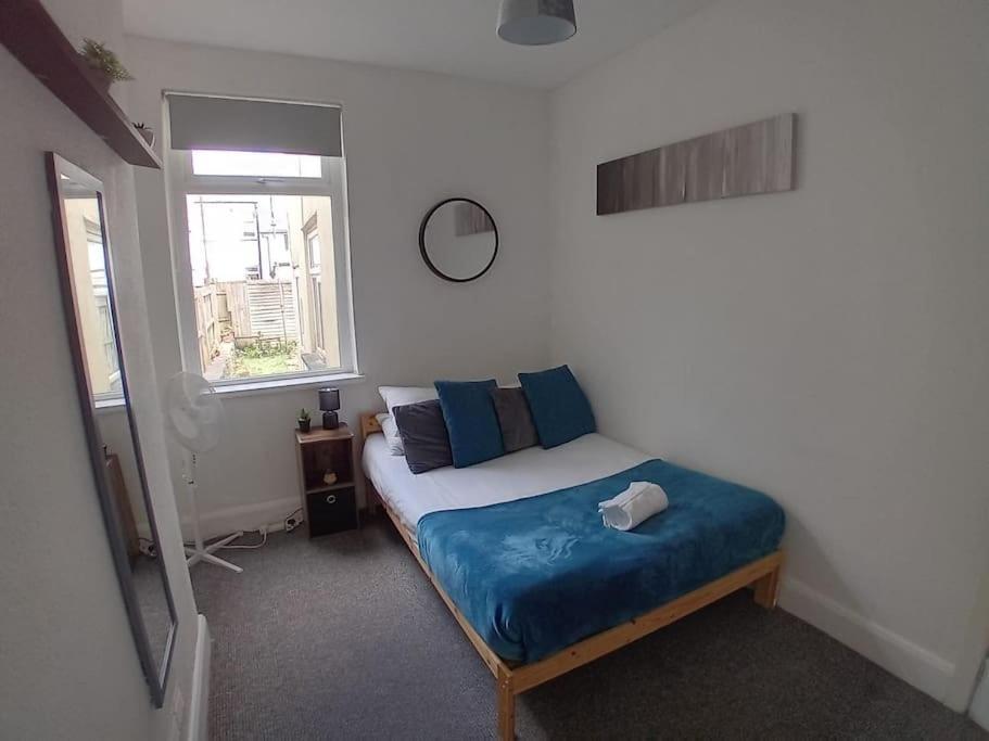 Large Family Home Central Location 3 Double Bedrooms And 1 Single Bedroom Cardiff Exterior foto