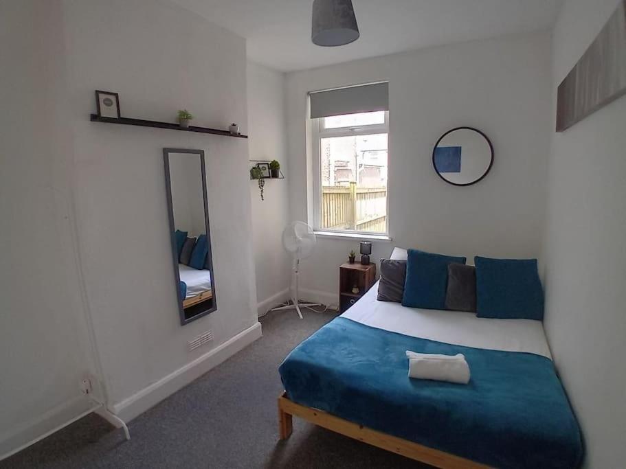 Large Family Home Central Location 3 Double Bedrooms And 1 Single Bedroom Cardiff Exterior foto